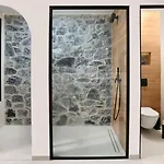 Inception Luxury Nea Skioni