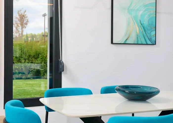 Inception Luxury * Néa Szkióni