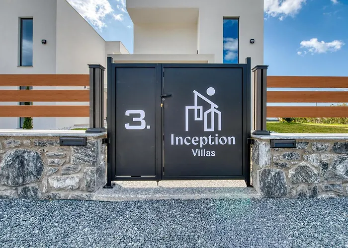 וילה Inception Luxury ניאה סקיוני