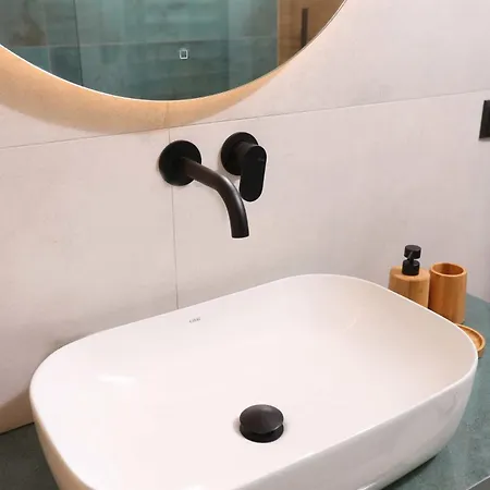 Inception Luxury Nea Skioni