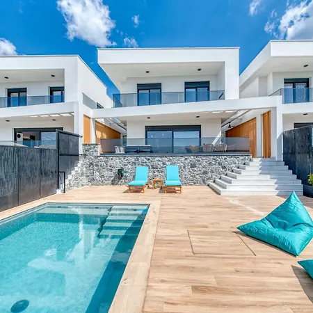 Inception Luxury فيلة