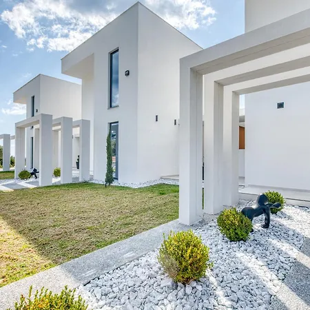 Inception Luxury * Nea Skioni